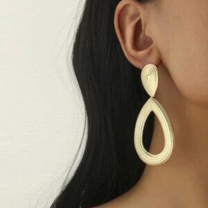 Ariel | Classy Earrings